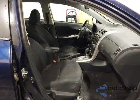 2011 Toyota Corolla S z USA, uszkodzony, nr VIN 2T1BU4EE1BC546839